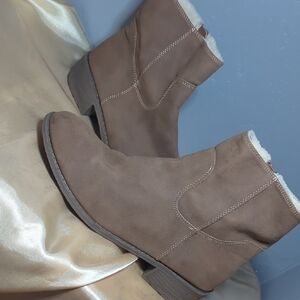 St. John's Bay Tan Winter Boots